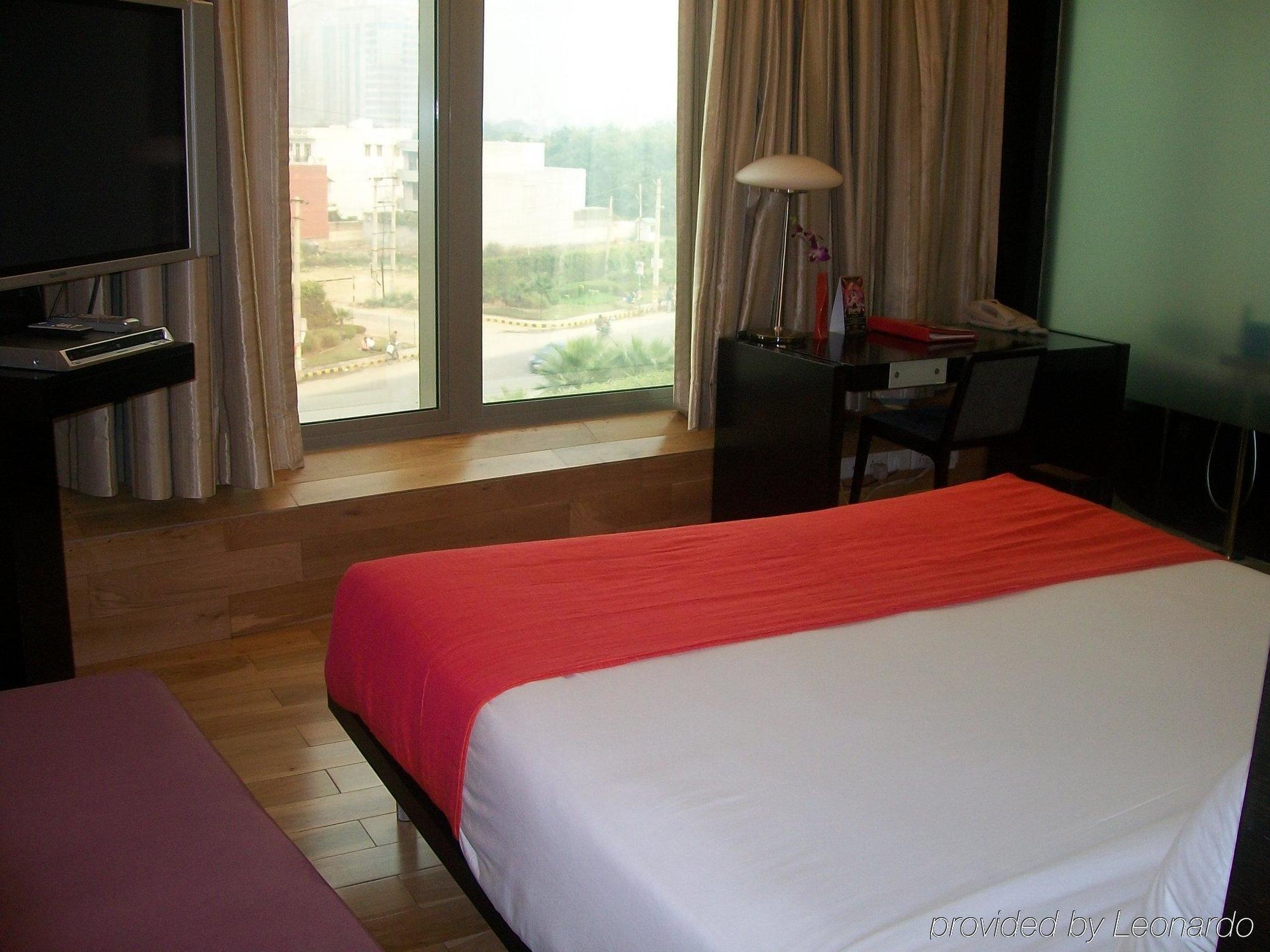 Galaxy Hotel & Spa Gurgaon Buitenkant foto