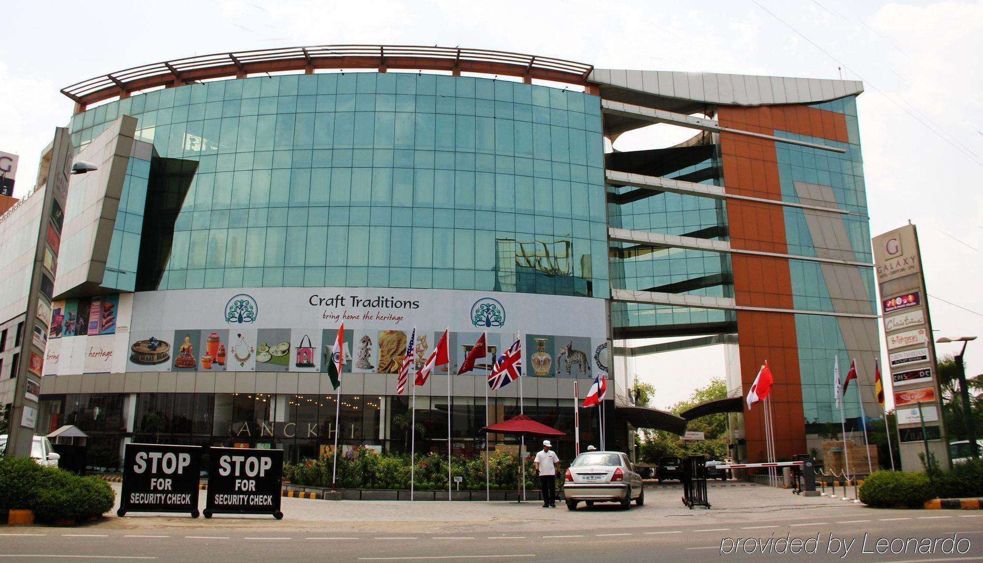 Galaxy Hotel & Spa Gurgaon Buitenkant foto