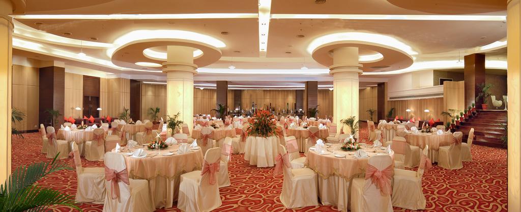 Galaxy Hotel & Spa Gurgaon Buitenkant foto