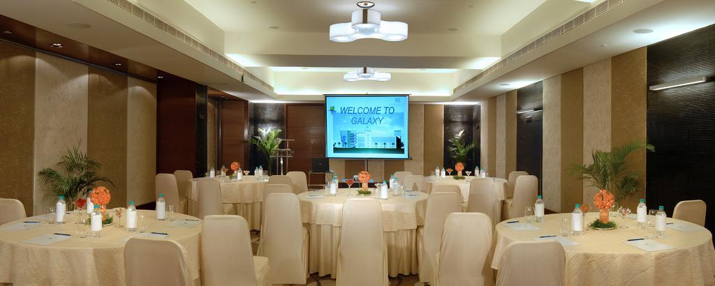 Galaxy Hotel & Spa Gurgaon Buitenkant foto