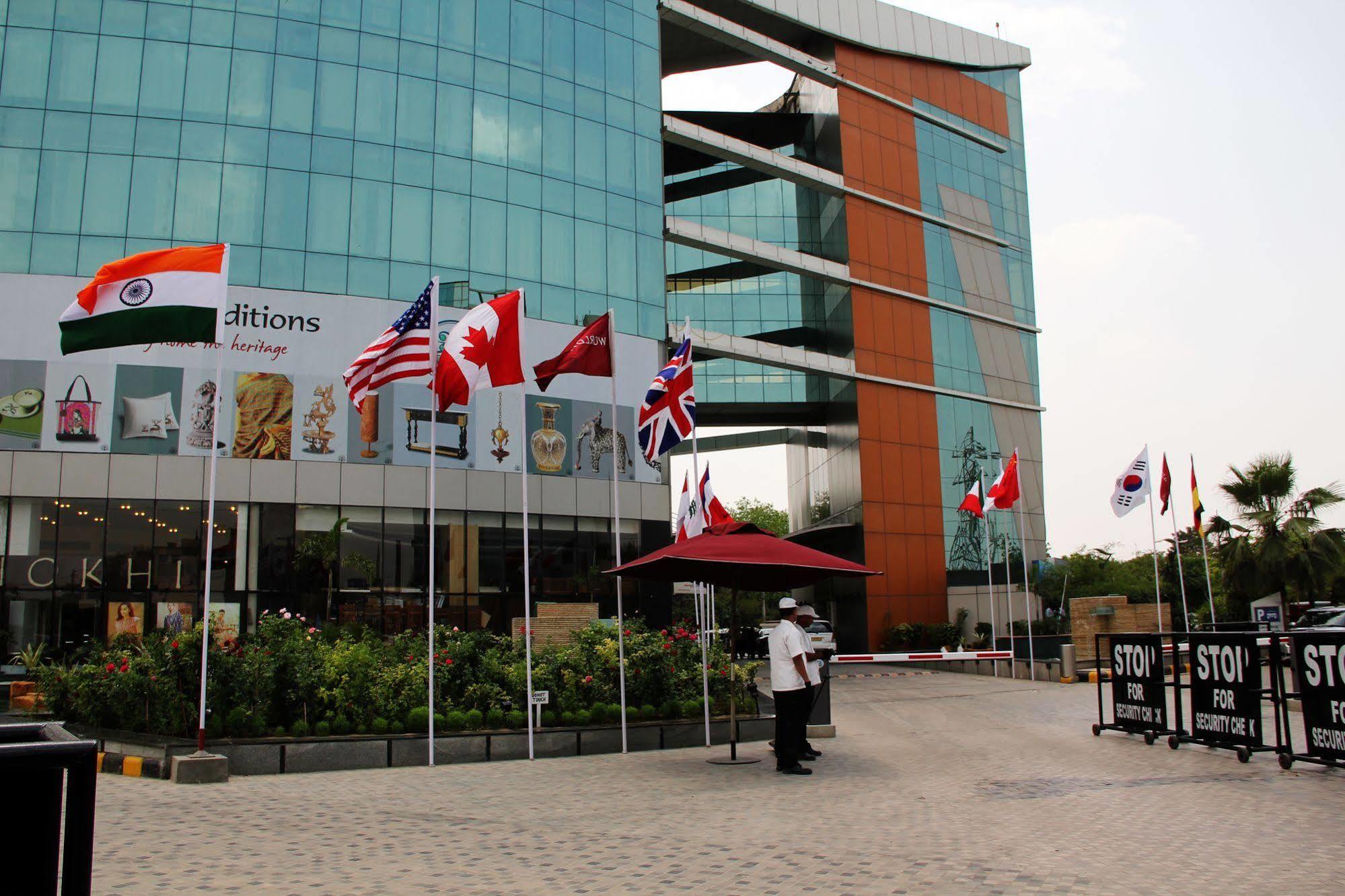 Galaxy Hotel & Spa Gurgaon Buitenkant foto