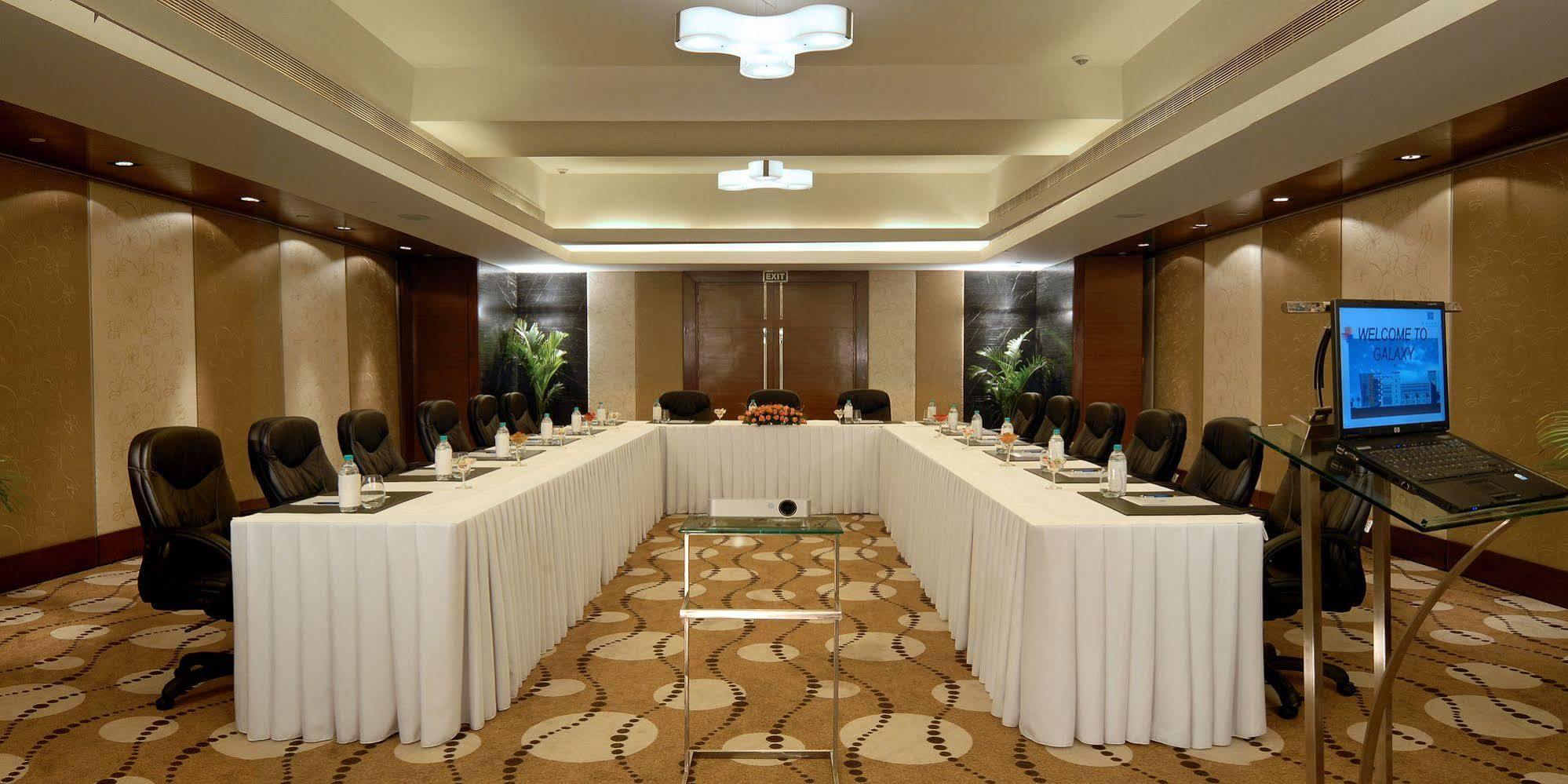 Galaxy Hotel & Spa Gurgaon Buitenkant foto
