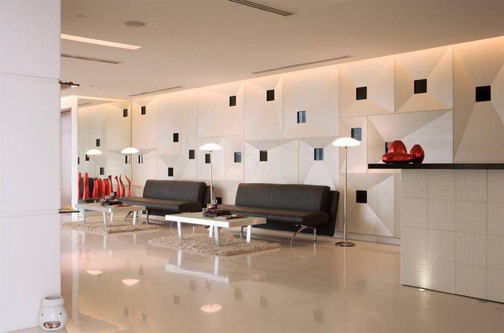 Galaxy Hotel & Spa Gurgaon Buitenkant foto